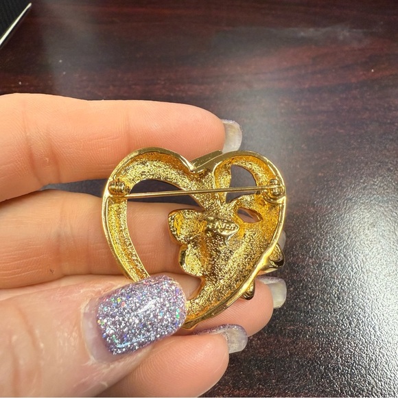 Avon Goldtone Heart Flower Pin with Openwork Design June birthstone NIB - Picture 6 of 6